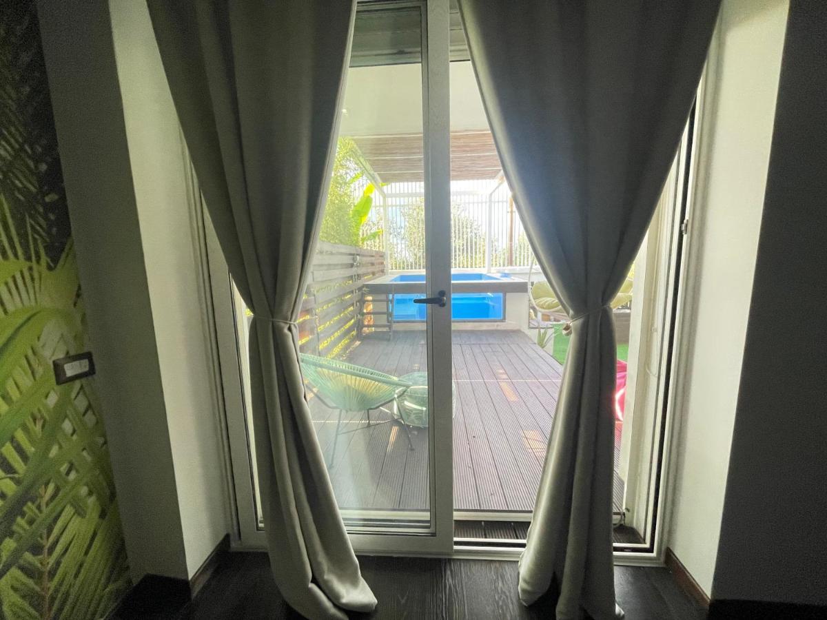 Pool And Garden House Appartamento Napoli