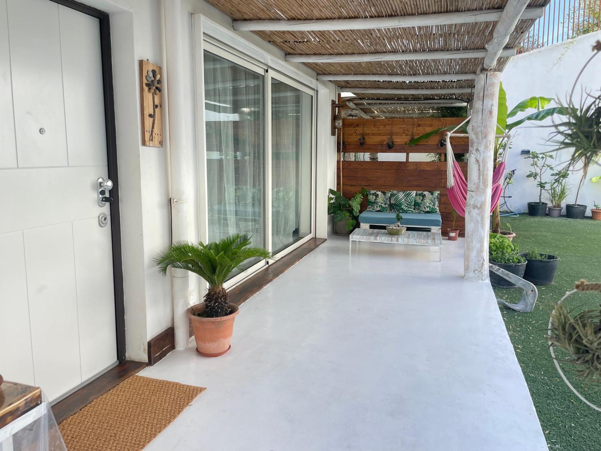 Pool And Garden House Apartment *